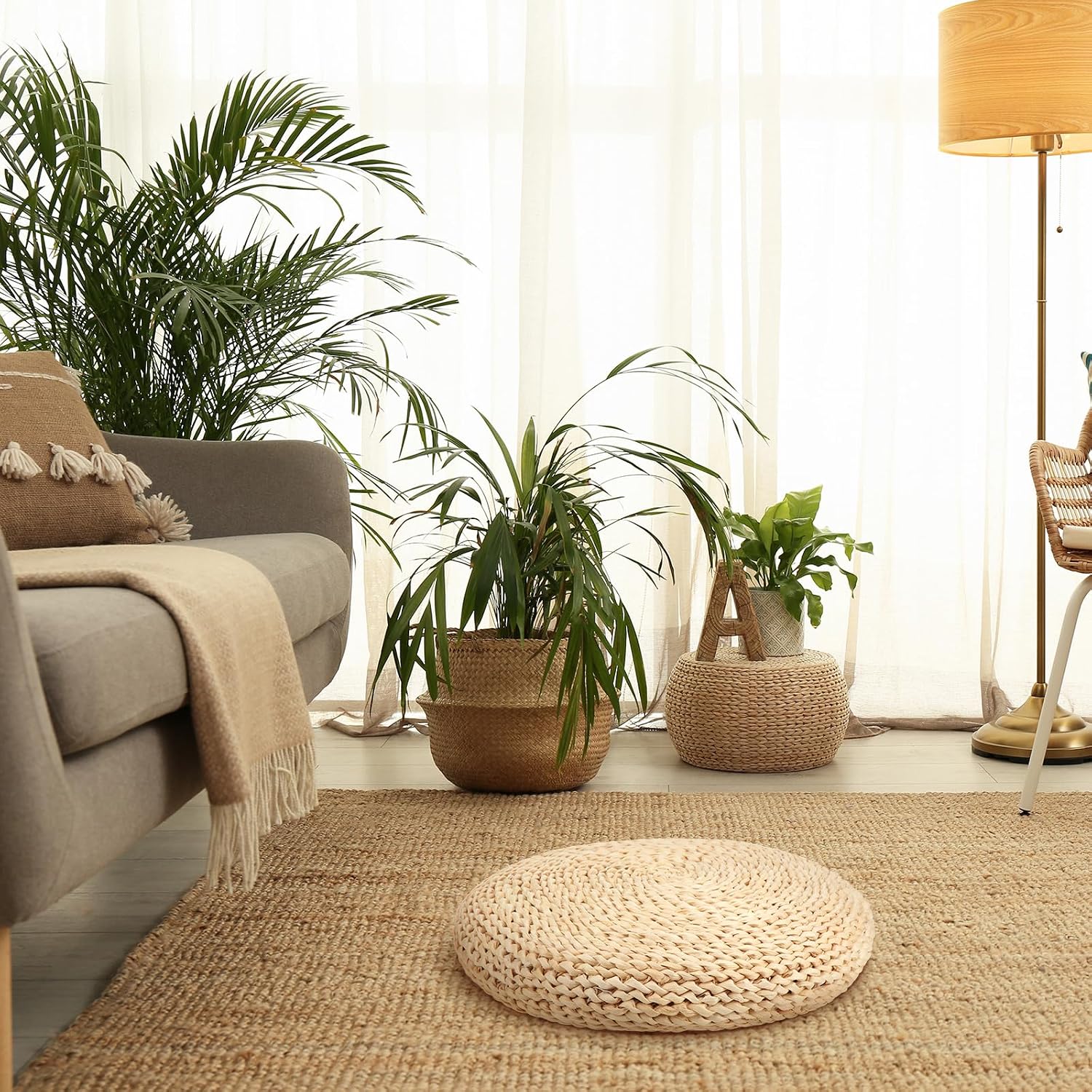 6 15.75in Woven Straw Round Cushions